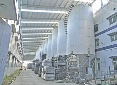 在氣力輸送過程中如何避免物料掛壁問題？